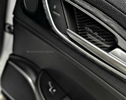 Білий Альфа Ромео Джулія, об'ємом двигуна 2 л та пробігом 109 тис. км за 19999 $, фото 12 на Automoto.ua