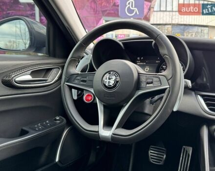 Белый Альфа Ромео Джулия, объемом двигателя 2 л и пробегом 105 тыс. км за 17990 $, фото 28 на Automoto.ua