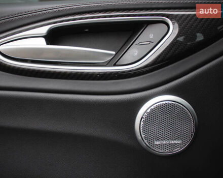 Белый Альфа Ромео Джулия, объемом двигателя 2 л и пробегом 21 тыс. км за 25500 $, фото 35 на Automoto.ua