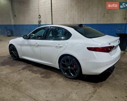 Белый Альфа Ромео Джулия, объемом двигателя 0 л и пробегом 123 тыс. км за 3400 $, фото 1 на Automoto.ua