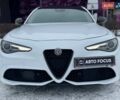 Белый Альфа Ромео Джулия, объемом двигателя 2 л и пробегом 105 тыс. км за 21990 $, фото 2 на Automoto.ua