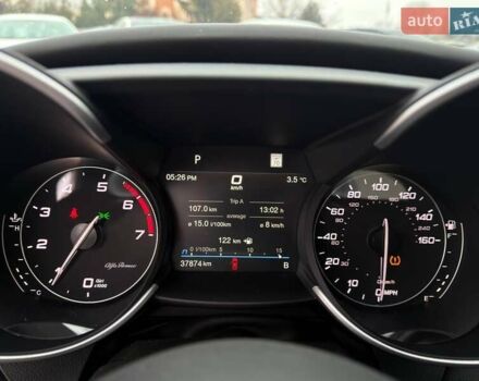 Белый Альфа Ромео Джулия, объемом двигателя 2 л и пробегом 37 тыс. км за 26500 $, фото 23 на Automoto.ua