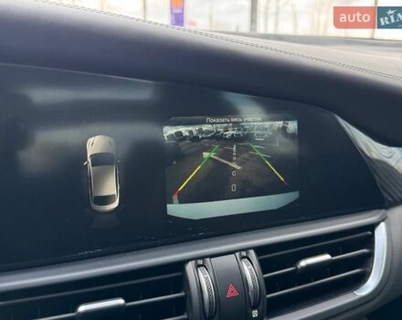 Белый Альфа Ромео Джулия, объемом двигателя 2 л и пробегом 105 тыс. км за 17990 $, фото 29 на Automoto.ua