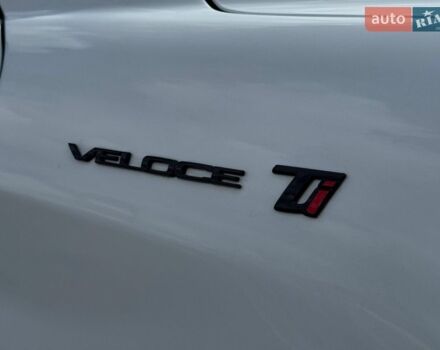 Белый Альфа Ромео Джулия, объемом двигателя 2 л и пробегом 105 тыс. км за 17990 $, фото 36 на Automoto.ua