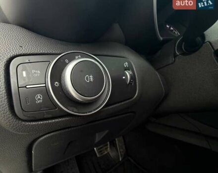 Белый Альфа Ромео Джулия, объемом двигателя 2 л и пробегом 37 тыс. км за 26500 $, фото 32 на Automoto.ua