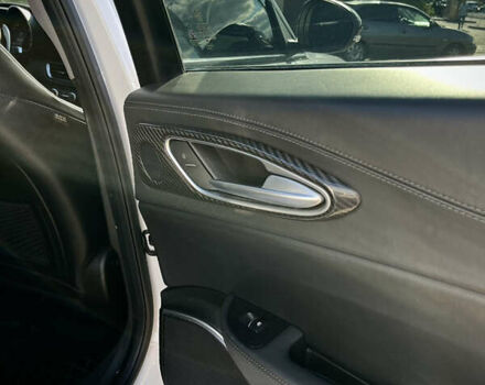 Білий Альфа Ромео Джулія, об'ємом двигуна 2 л та пробігом 103 тис. км за 22900 $, фото 28 на Automoto.ua