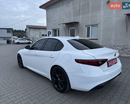 Альфа Ромео Джулия 2019 в Луцке на Automoto.ua Белый Альфа Ромео Джулия, объемом двигателя 2 л и пробегом 177 тыс. км за 15000 $, фото 6 на Automoto.ua