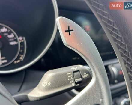 Белый Альфа Ромео Джулия, объемом двигателя 2 л и пробегом 105 тыс. км за 17990 $, фото 25 на Automoto.ua