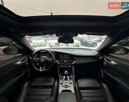 Белый Альфа Ромео Джулия, объемом двигателя 2 л и пробегом 37 тыс. км за 26500 $, фото 13 на Automoto.ua