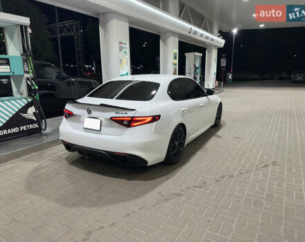 Альфа Ромео Джулия 2019 в Киеве на Automoto.ua Белый Альфа Ромео Джулия, объемом двигателя 2 л и пробегом 80 тыс. км за 19500 $, фото 1 на Automoto.ua