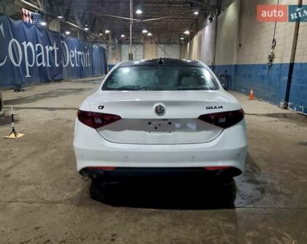 Белый Альфа Ромео Джулия, объемом двигателя 0 л и пробегом 123 тыс. км за 3400 $, фото 5 на Automoto.ua