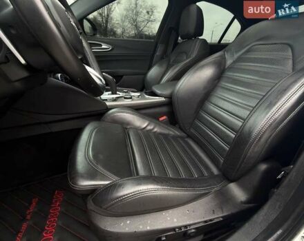 Белый Альфа Ромео Джулия, объемом двигателя 2 л и пробегом 37 тыс. км за 26500 $, фото 16 на Automoto.ua