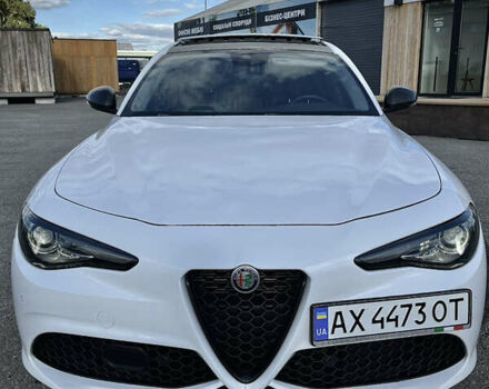 Білий Альфа Ромео Джулія, об'ємом двигуна 2 л та пробігом 103 тис. км за 22900 $, фото 7 на Automoto.ua