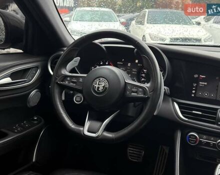 Белый Альфа Ромео Джулия, объемом двигателя 2 л и пробегом 37 тыс. км за 26500 $, фото 11 на Automoto.ua