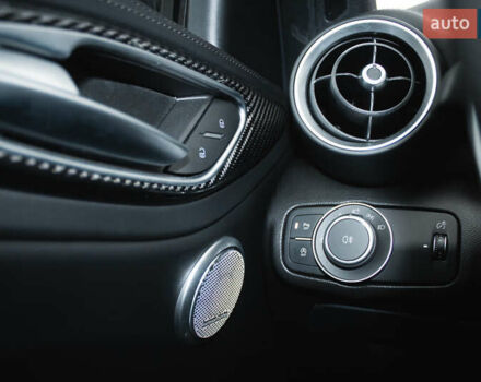 Белый Альфа Ромео Джулия, объемом двигателя 2 л и пробегом 21 тыс. км за 25500 $, фото 31 на Automoto.ua