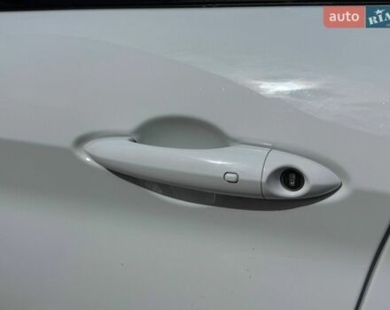 Белый Альфа Ромео Джулия, объемом двигателя 2 л и пробегом 105 тыс. км за 17990 $, фото 9 на Automoto.ua