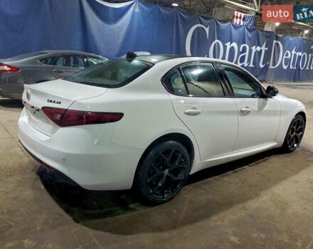 Белый Альфа Ромео Джулия, объемом двигателя 0 л и пробегом 123 тыс. км за 3400 $, фото 2 на Automoto.ua
