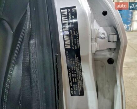 Белый Альфа Ромео Джулия, объемом двигателя 0 л и пробегом 123 тыс. км за 3400 $, фото 11 на Automoto.ua