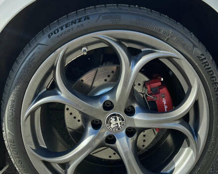 Білий Альфа Ромео Джулія, об'ємом двигуна 2 л та пробігом 103 тис. км за 22900 $, фото 14 на Automoto.ua