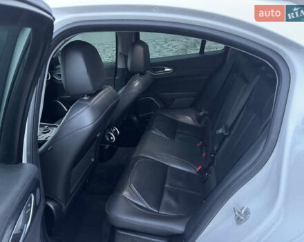 Альфа Ромео Джулия 2019 в Луцке на Automoto.ua Белый Альфа Ромео Джулия, объемом двигателя 2 л и пробегом 177 тыс. км за 15000 $, фото 29 на Automoto.ua