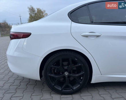 Альфа Ромео Джулия 2019 в Луцке на Automoto.ua Белый Альфа Ромео Джулия, объемом двигателя 2 л и пробегом 177 тыс. км за 15000 $, фото 12 на Automoto.ua