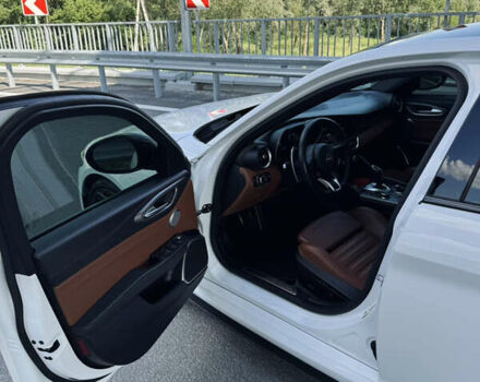 Альфа Ромео Джулия 2019 в Чернигове на Automoto.ua Белый Альфа Ромео Джулия, объемом двигателя 2 л и пробегом 67 тыс. км за 25700 $, фото 27 на Automoto.ua