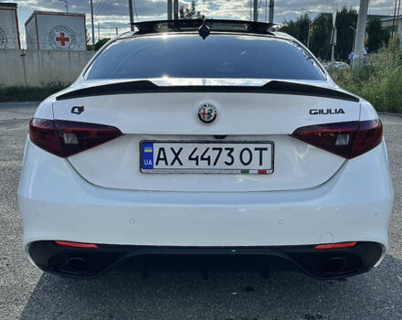 Альфа Ромео Джулия 2019 в Киеве на Automoto.ua Белый Альфа Ромео Джулия, объемом двигателя 2 л и пробегом 103 тыс. км за 21500 $, фото 3 на Automoto.ua