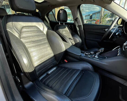 Білий Альфа Ромео Джулія, об'ємом двигуна 2 л та пробігом 103 тис. км за 22900 $, фото 34 на Automoto.ua