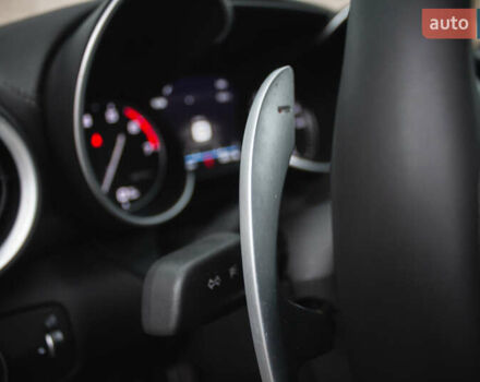 Белый Альфа Ромео Джулия, объемом двигателя 2 л и пробегом 21 тыс. км за 25500 $, фото 29 на Automoto.ua