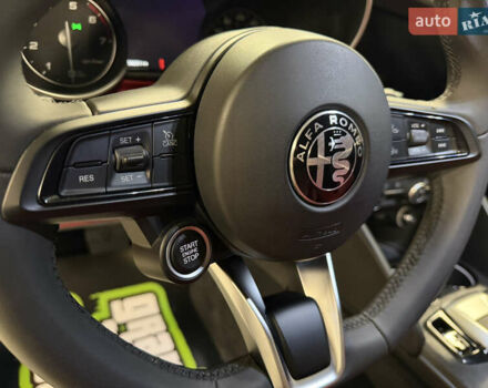 Белый Альфа Ромео Джулия, объемом двигателя 2 л и пробегом 55 тыс. км за 23000 $, фото 24 на Automoto.ua