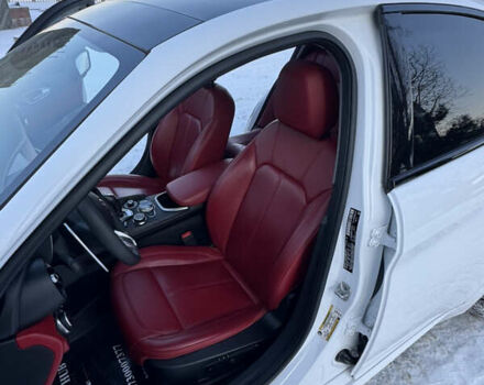 Білий Альфа Ромео Джулія, об'ємом двигуна 2 л та пробігом 40 тис. км за 22999 $, фото 144 на Automoto.ua