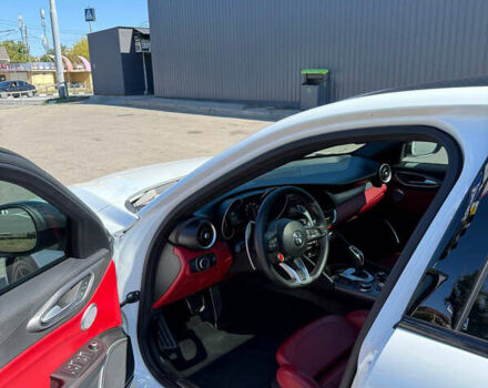 Белый Альфа Ромео Джулия, объемом двигателя 2 л и пробегом 45 тыс. км за 29000 $, фото 10 на Automoto.ua