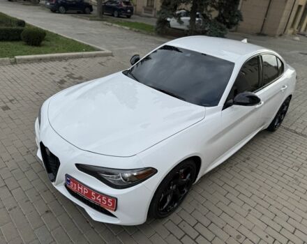 Белый Альфа Ромео Джулия, объемом двигателя 2 л и пробегом 110 тыс. км за 25000 $, фото 2 на Automoto.ua