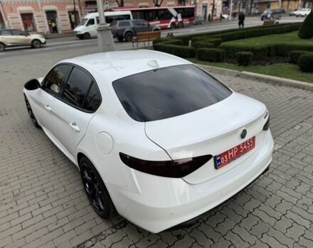 Белый Альфа Ромео Джулия, объемом двигателя 2 л и пробегом 110 тыс. км за 25000 $, фото 4 на Automoto.ua