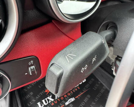 Білий Альфа Ромео Джулія, об'ємом двигуна 2 л та пробігом 40 тис. км за 22999 $, фото 26 на Automoto.ua