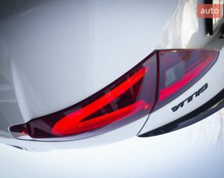 Белый Альфа Ромео Джулия, объемом двигателя 2 л и пробегом 82 тыс. км за 23800 $, фото 44 на Automoto.ua