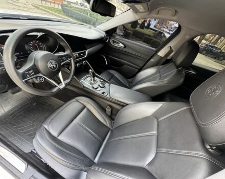 Белый Альфа Ромео Джулия, объемом двигателя 2 л и пробегом 110 тыс. км за 25000 $, фото 17 на Automoto.ua