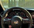 Білий Альфа Ромео Джулія, об'ємом двигуна 2 л та пробігом 47 тис. км за 27999 $, фото 5 на Automoto.ua