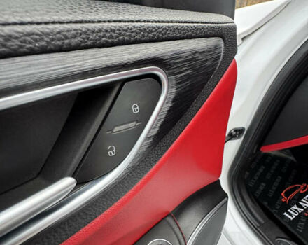 Белый Альфа Ромео Джулия, объемом двигателя 2 л и пробегом 40 тыс. км за 24999 $, фото 42 на Automoto.ua