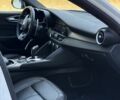Білий Альфа Ромео Джулія, об'ємом двигуна 2 л та пробігом 129 тис. км за 20896 $, фото 17 на Automoto.ua