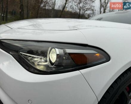 Белый Альфа Ромео Джулия, объемом двигателя 2 л и пробегом 40 тыс. км за 24999 $, фото 97 на Automoto.ua