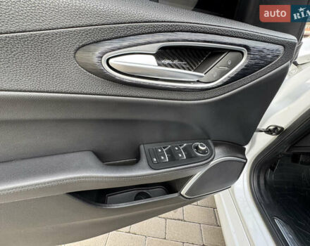 Белый Альфа Ромео Джулия, объемом двигателя 2 л и пробегом 110 тыс. км за 25000 $, фото 59 на Automoto.ua