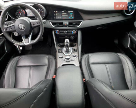 Альфа Ромео Джулія 2020 у Києві на Automoto.ua Білий Альфа Ромео Джулія, об'ємом двигуна 2 л та пробігом 50 тис. км за 18650 $, фото 7 на Automoto.ua