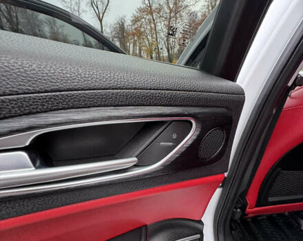 Белый Альфа Ромео Джулия, объемом двигателя 2 л и пробегом 40 тыс. км за 24999 $, фото 37 на Automoto.ua