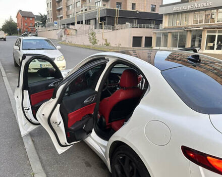 Білий Альфа Ромео Джулія, об'ємом двигуна 2 л та пробігом 45 тис. км за 28500 $, фото 7 на Automoto.ua
