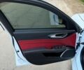 Белый Альфа Ромео Джулия, объемом двигателя 2 л и пробегом 113 тыс. км за 21500 $, фото 41 на Automoto.ua