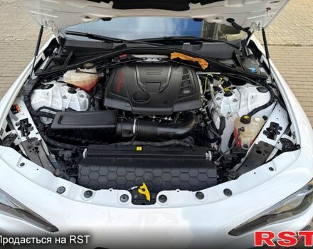 Белый Альфа Ромео Джулия, объемом двигателя 2 л и пробегом 110 тыс. км за 25000 $, фото 6 на Automoto.ua