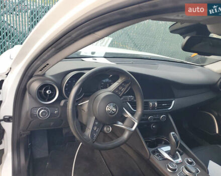 Альфа Ромео Джулія 2020 у Києві на Automoto.ua Білий Альфа Ромео Джулія, об'ємом двигуна 2 л та пробігом 50 тис. км за 18650 $, фото 19 на Automoto.ua