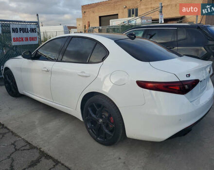Альфа Ромео Джулія 2020 у Києві на Automoto.ua Білий Альфа Ромео Джулія, об'ємом двигуна 2 л та пробігом 50 тис. км за 18650 $, фото 13 на Automoto.ua