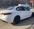Білий Альфа Ромео Джулія, об'ємом двигуна 2 л та пробігом 78 тис. км за 23900 $, фото 8 на Automoto.ua